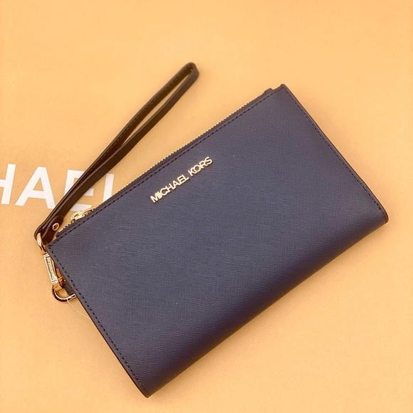 Michael Kors DoubleZip Wallet
Wristlet Navy - Picture 7 of 14